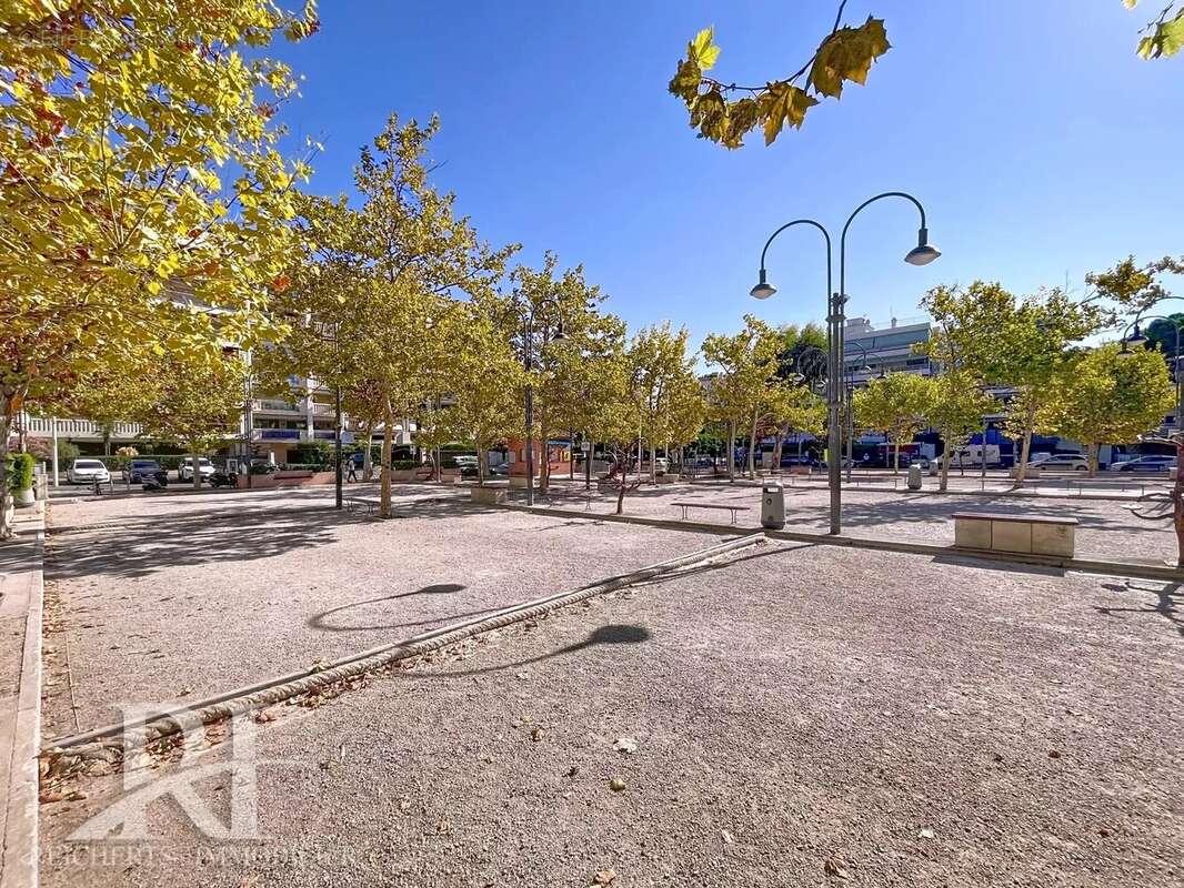 Cannes Palm Beach / Co-exclusivité / Très beau 2P rénové 40 m2 avec terrasse - photo 15