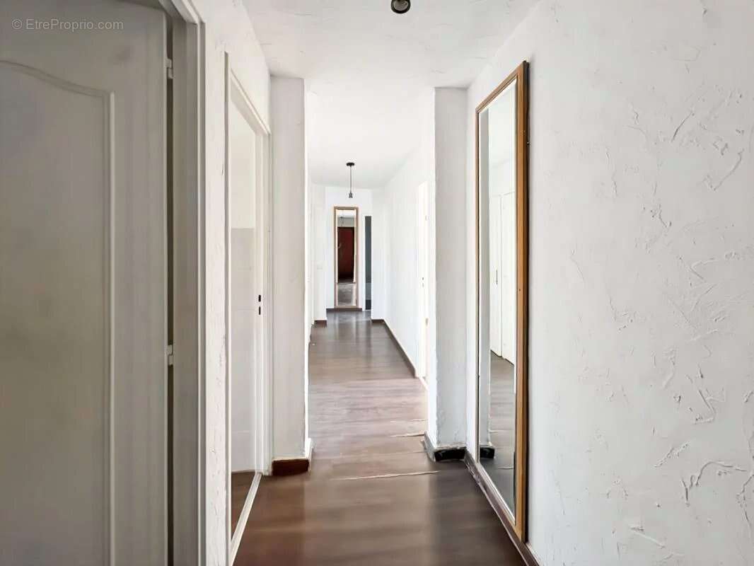 Appartement à MANDELIEU-LA-NAPOULE
