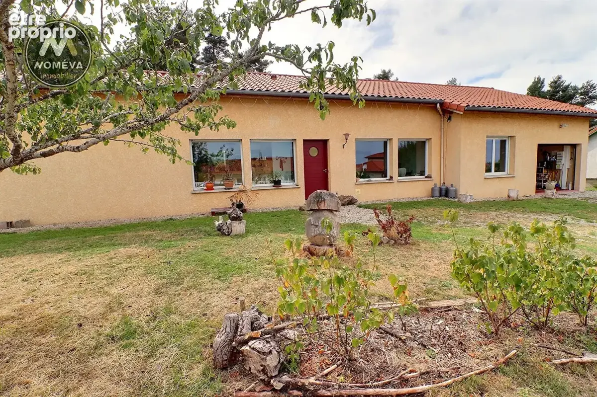Photo Maison à Montfaucon-En-Velay au prix de 239 000€