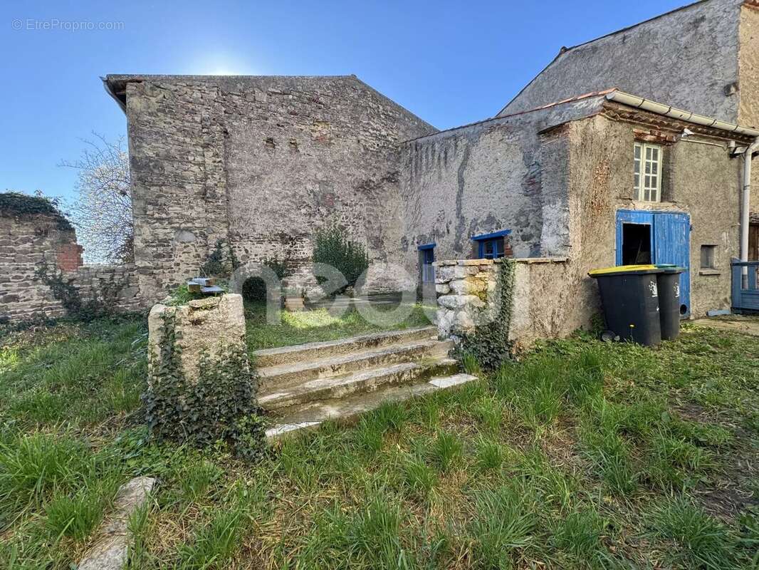 Maison à COMBRONDE