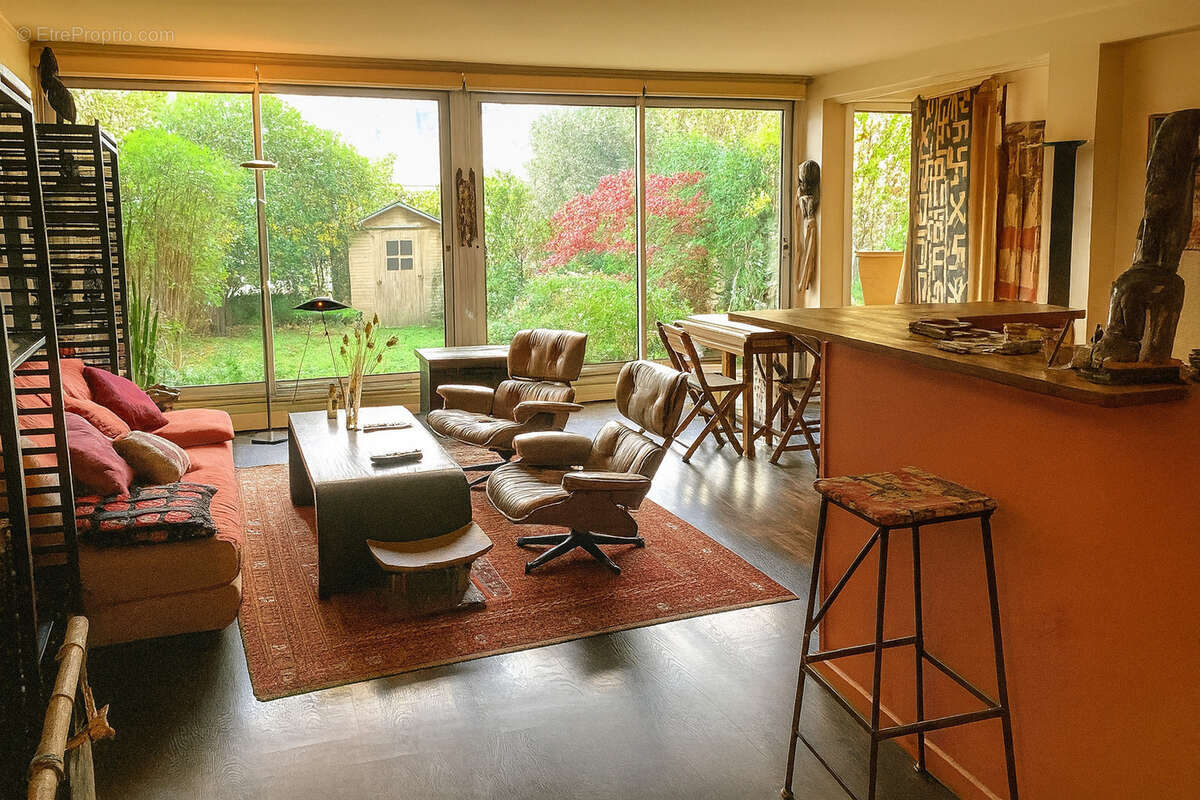 Appartement à PARIS-14E