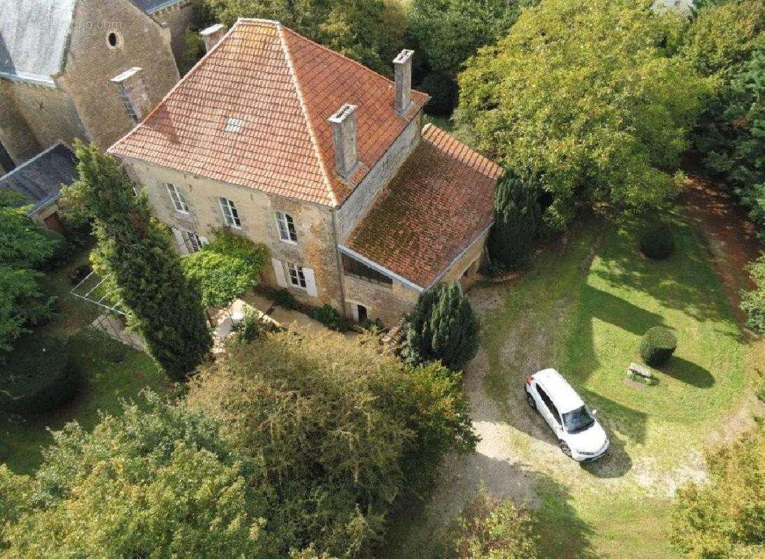 Maison à COUHE