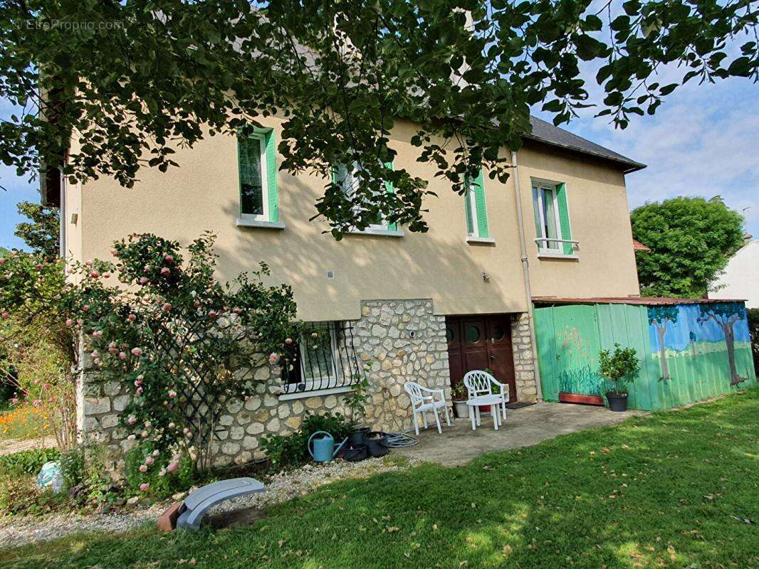 Maison 3 chambres 110 m2 sur beau terrain clos et arboré - photo 3