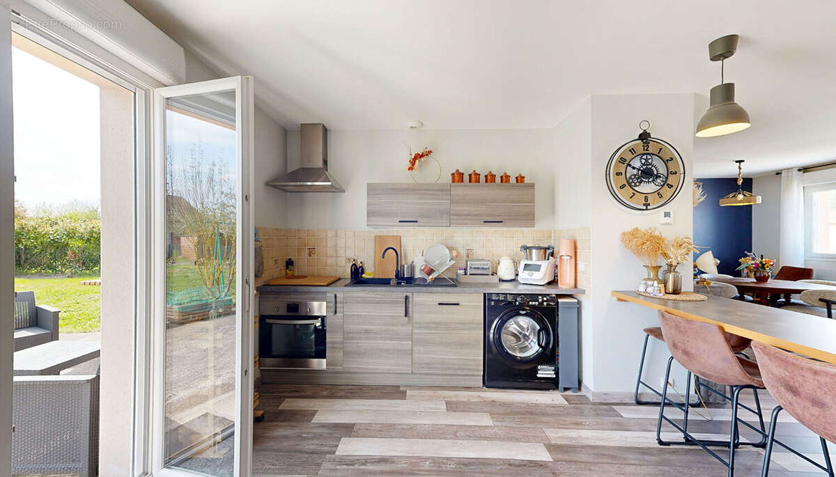 Maison à VILLENEUVE-SUR-ALLIER