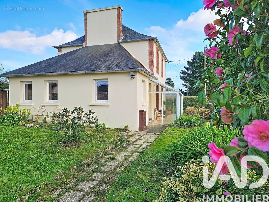 Photo 1 - Maison à LEZARDRIEUX