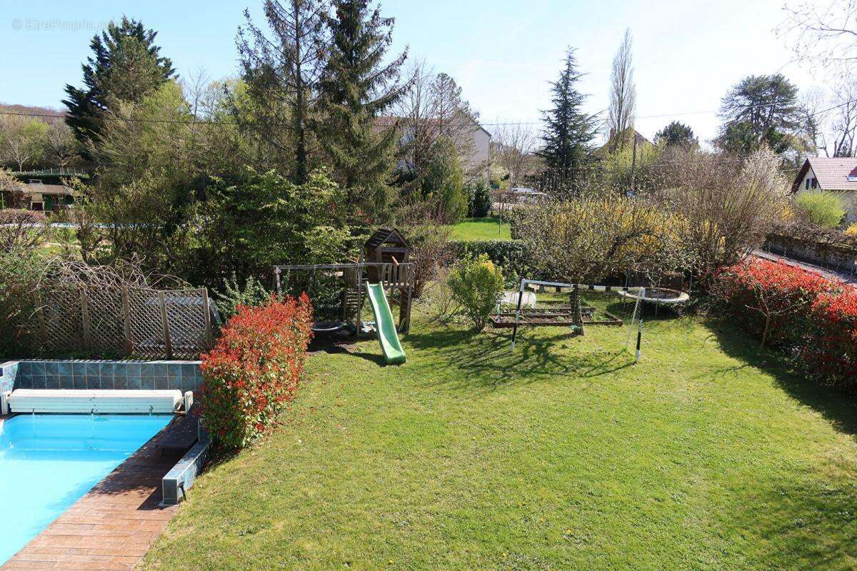 Maison à AUXON-DESSUS