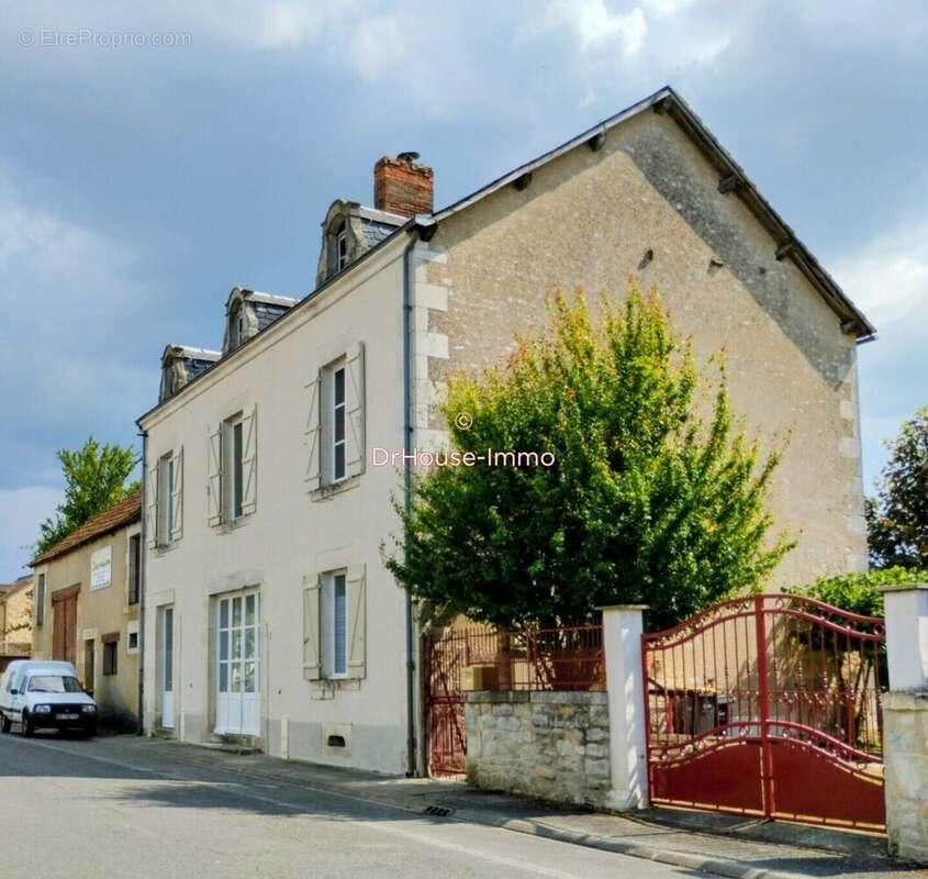 Maison 150 m² à Coulonges  - photo 9