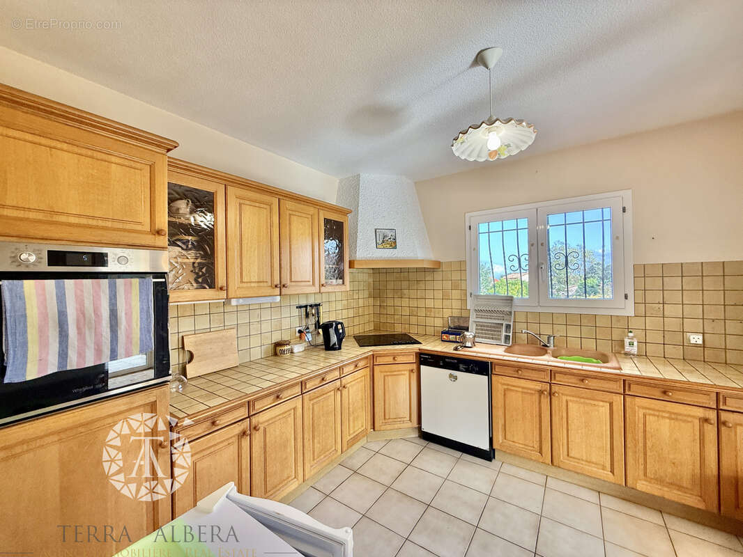 Maison à LAROQUE-DES-ALBERES