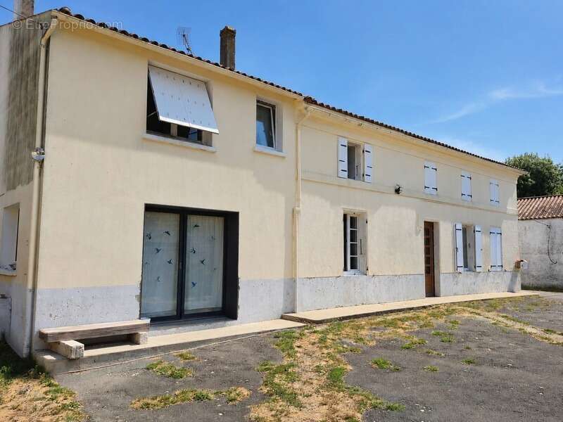 Maison à BORDS