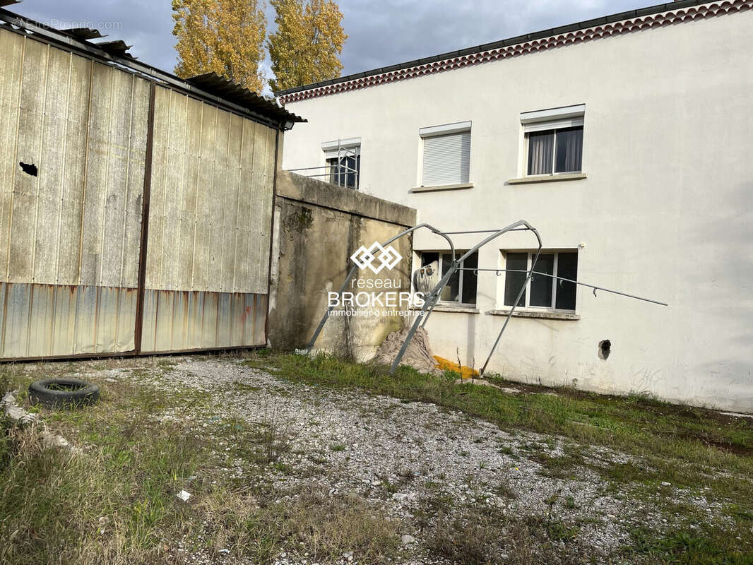 Commerce à LIVRON-SUR-DROME