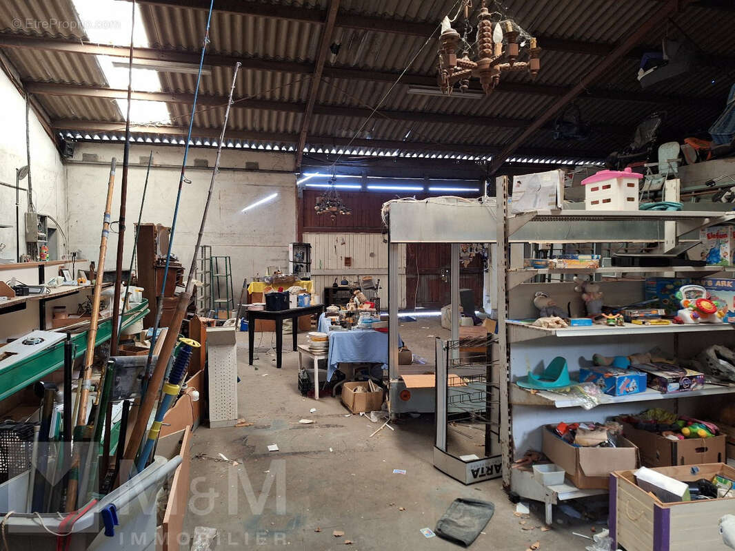 Commerce à CAMPAGNE-SUR-AUDE