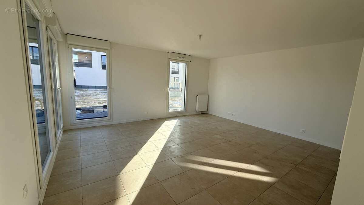 Appartement à LES CLAYES-SOUS-BOIS