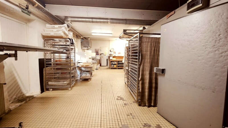 Commerce à ETAULIERS