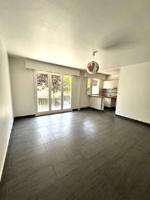 Appartement à SAINT-MAUR-DES-FOSSES