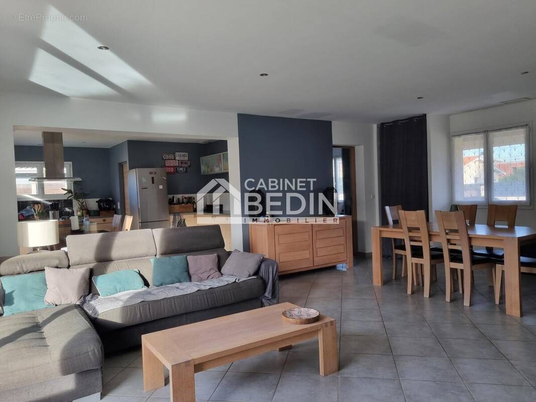 Maison à LE HAILLAN