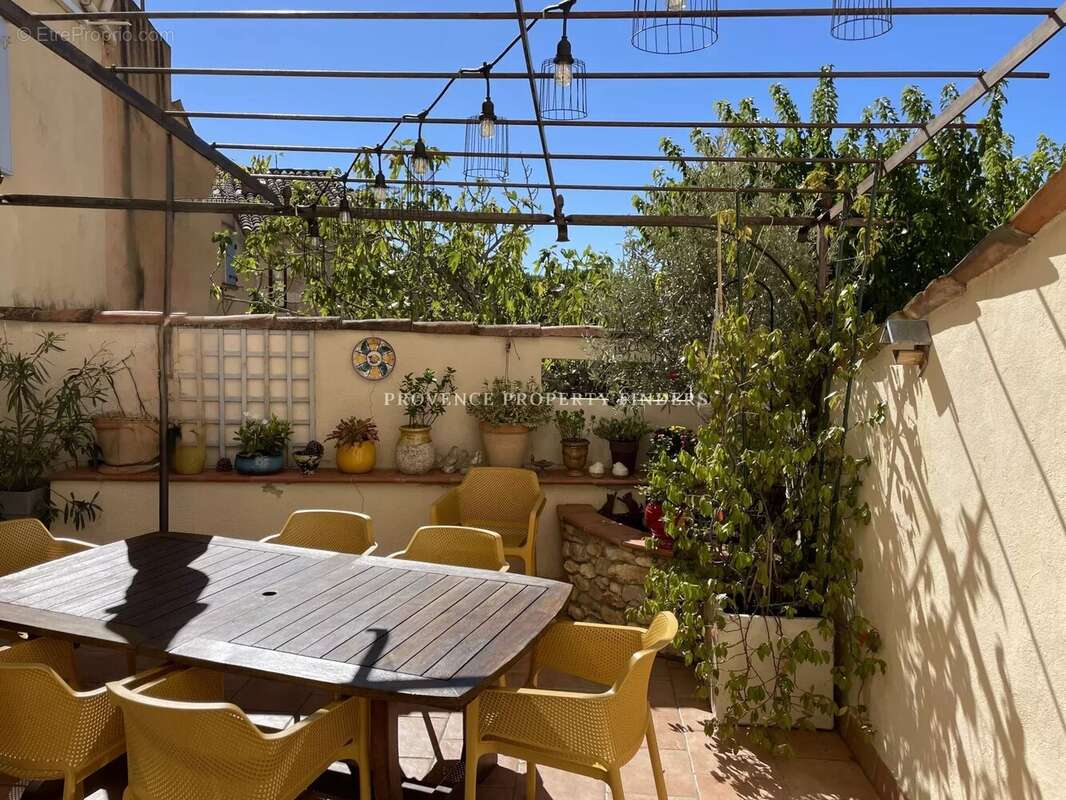 Maison à VILLECROZE