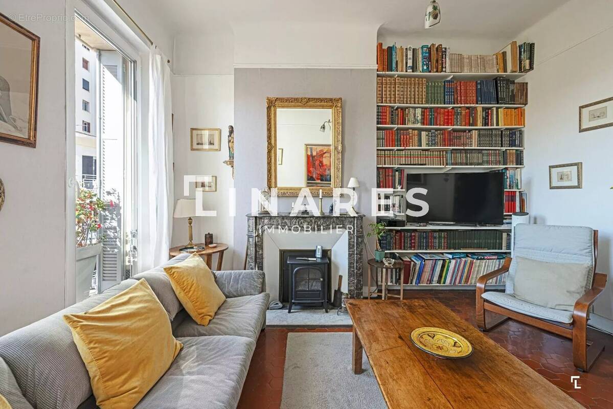 Appartement à MARSEILLE-1E