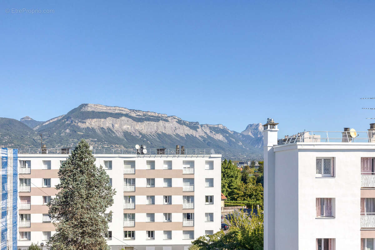 Appartement à SAINT-MARTIN-D&#039;HERES