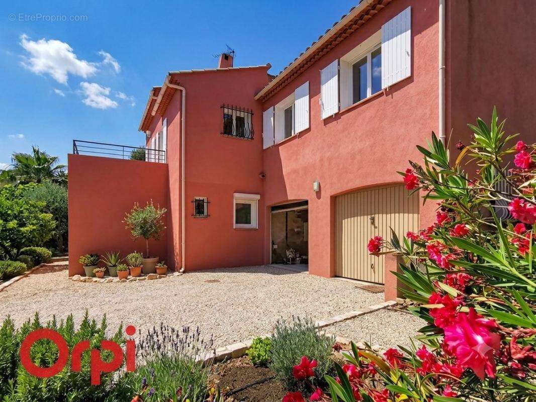 La Madrague - Saint Cyr sur mer - Maison À Vendre avec T2 - Plage à pied - Terrasses - photo 13