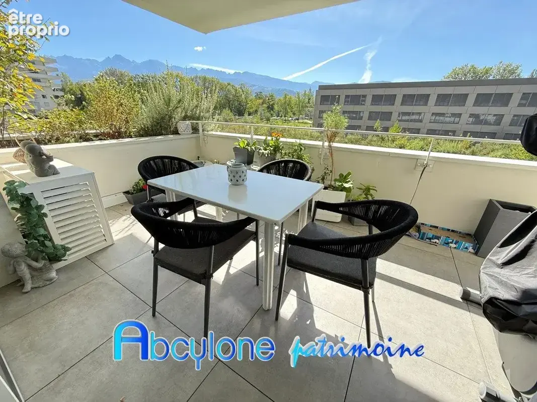 Appartement à MEYLAN