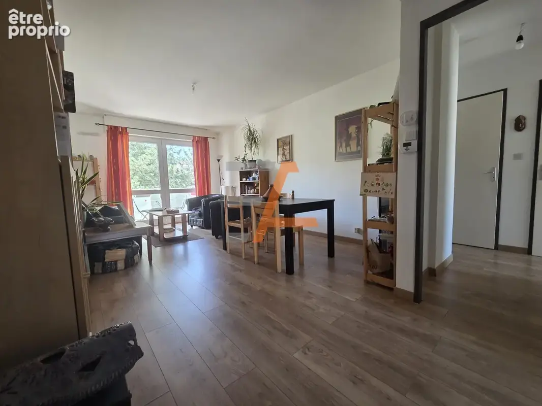 Tréfilerie F3 de 67m2 au 4étage avec ascenseur et parking - photo 2