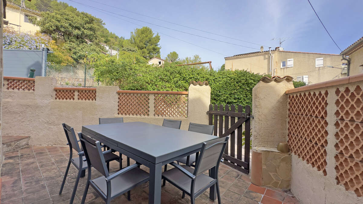 Maison à SOLLIES-TOUCAS