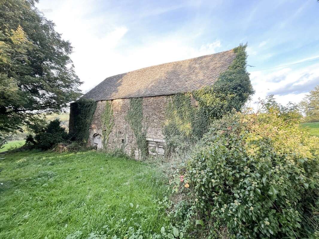 Maison à RIEUPEYROUX
