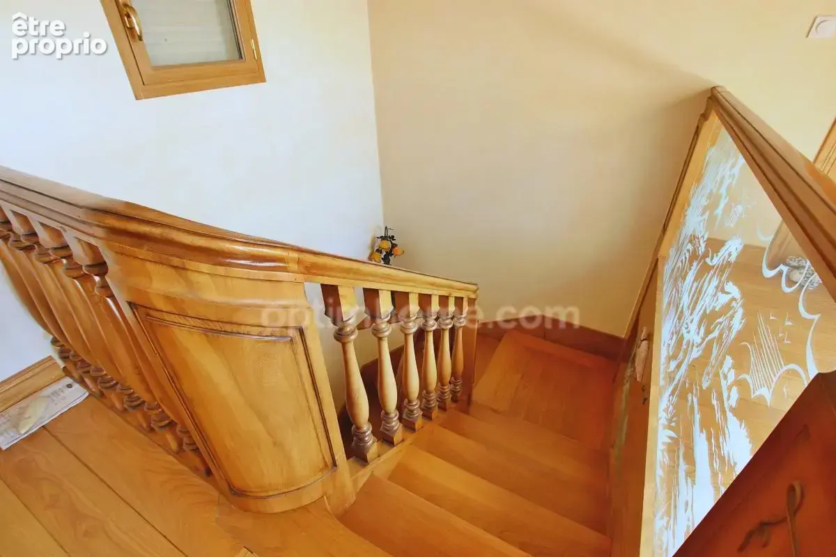 BOUZIGUES – Villa 250 m², vue étang, piscine à débordement, appartement indépendant - photo 15