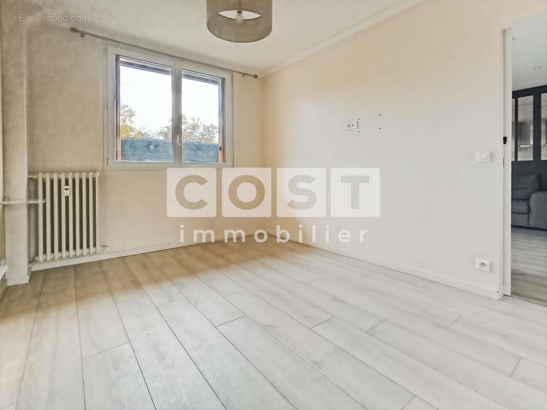Appartement à COLOMBES