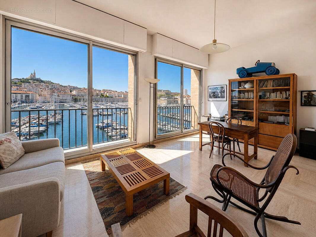 Appartement à MARSEILLE-2E