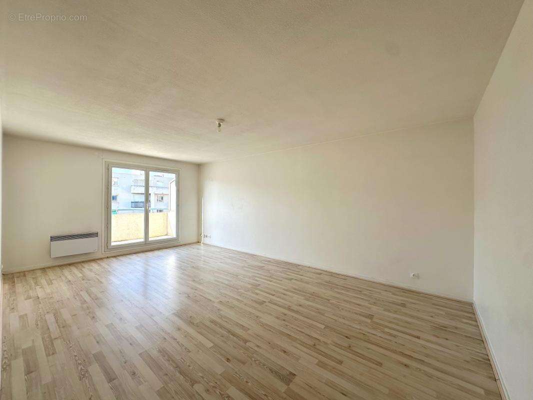 Appartement à LYON-8E