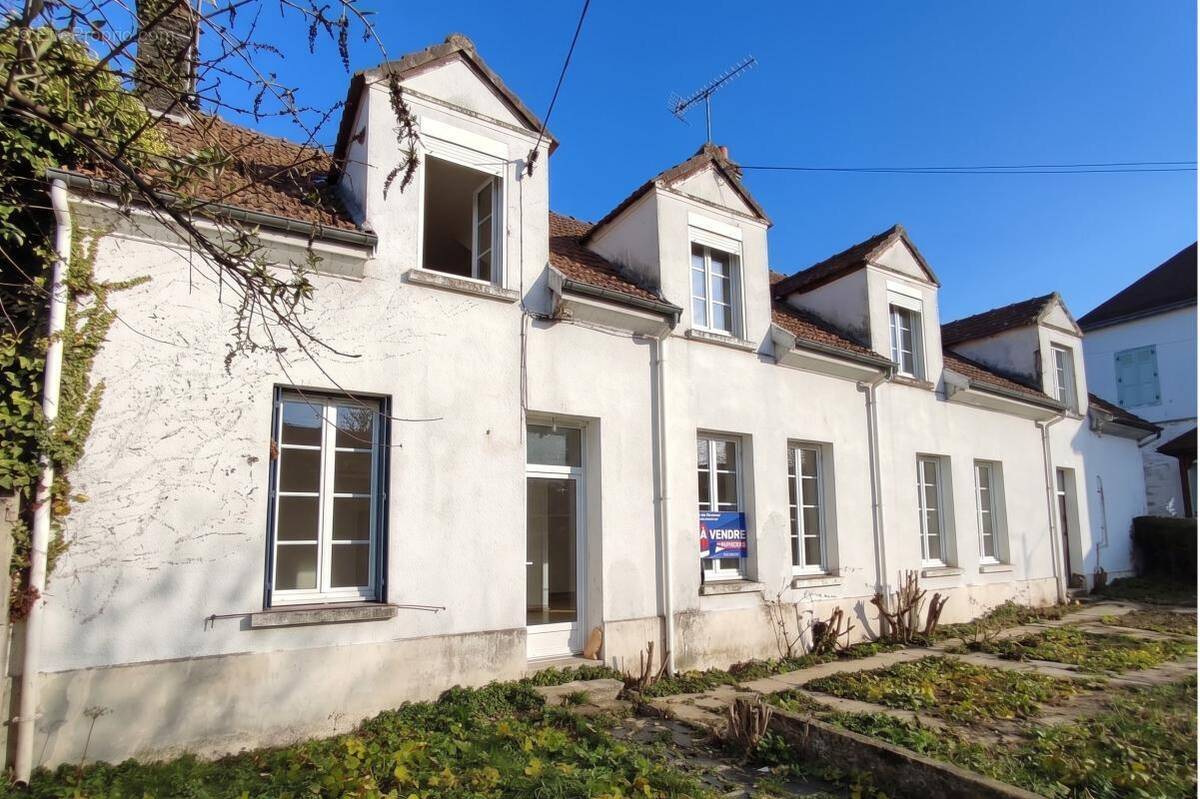 Appartement à RILLY-SAINTE-SYRE