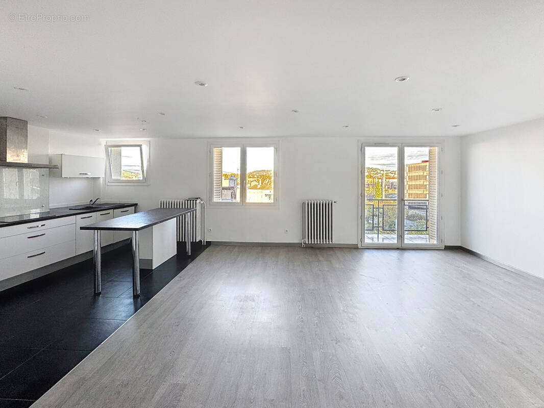 Appartement à SAINT-ETIENNE