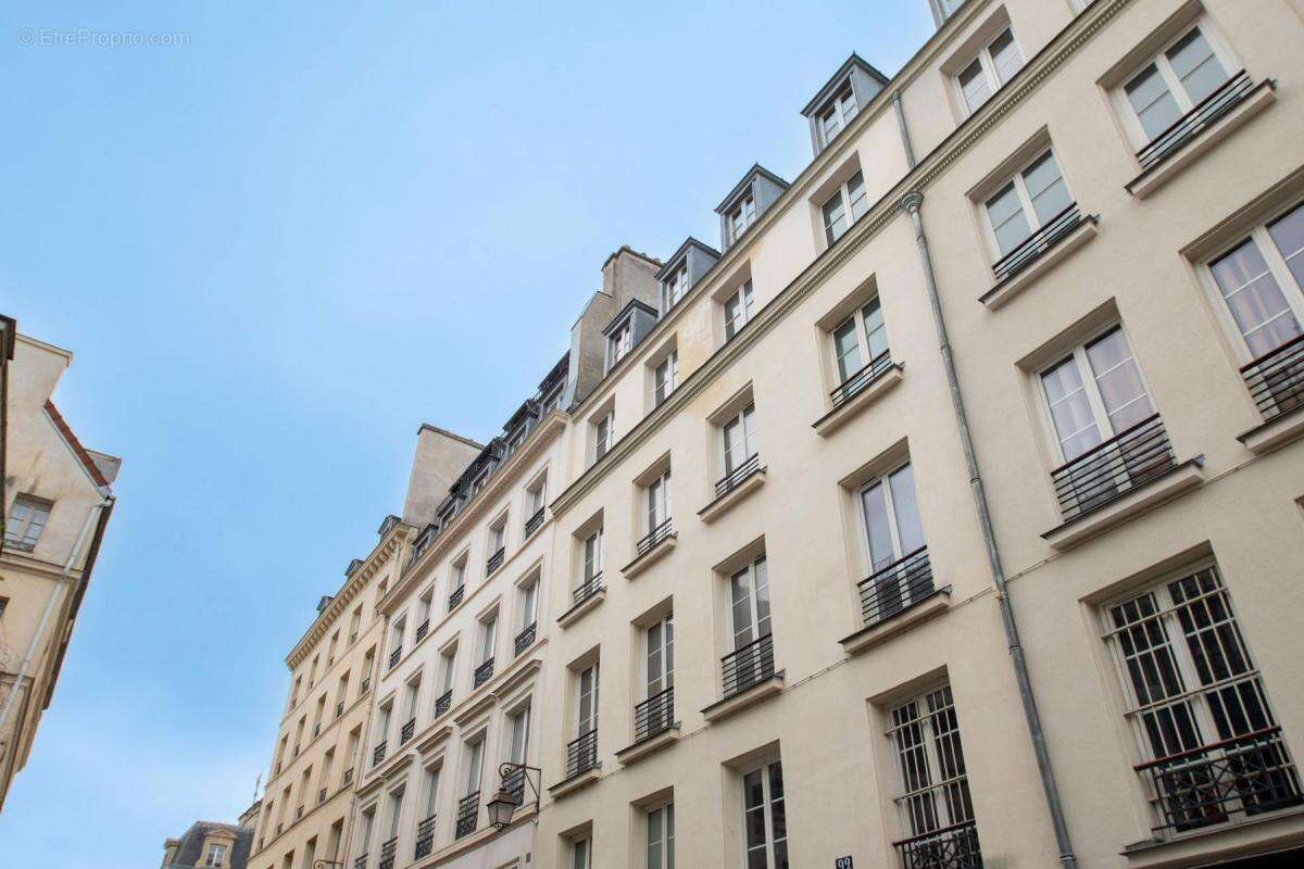 Appartement à PARIS-3E