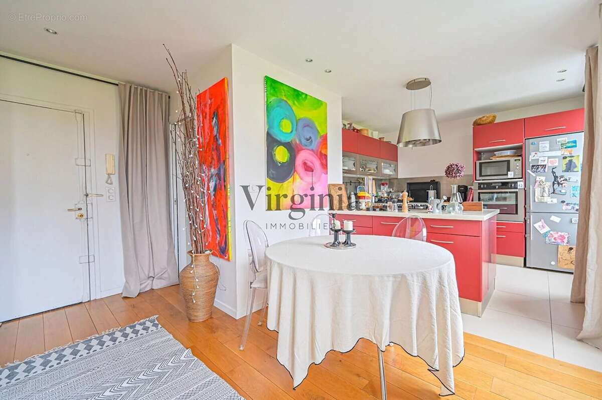 Appartement à CHARENTON-LE-PONT