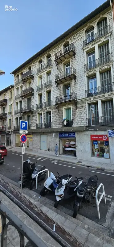 Studio avec Balcon au Cœur de Nice vendu Loué - photo 8
