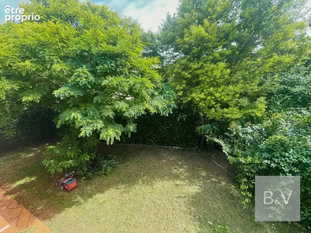 Maison de charme de 340 m² avec jardin - photo 8