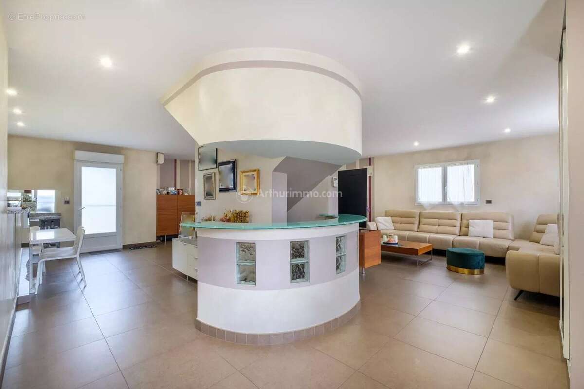 Maison à VILLEURBANNE