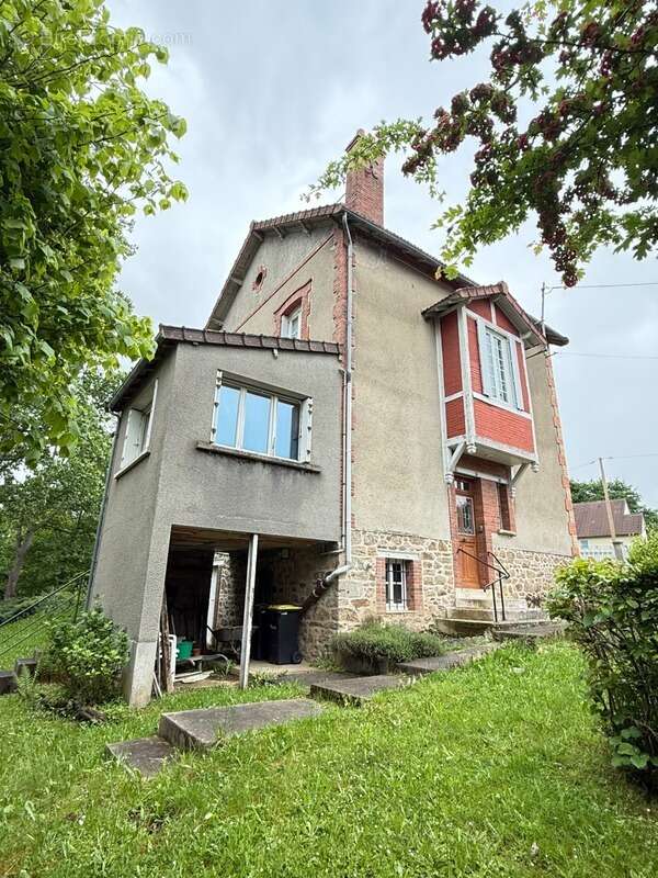 Maison à LA CELLE-DUNOISE