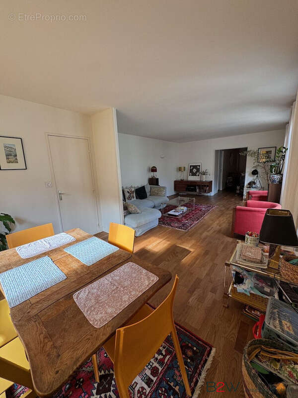 Appartement 105 m² à Paris-18e  - photo 3