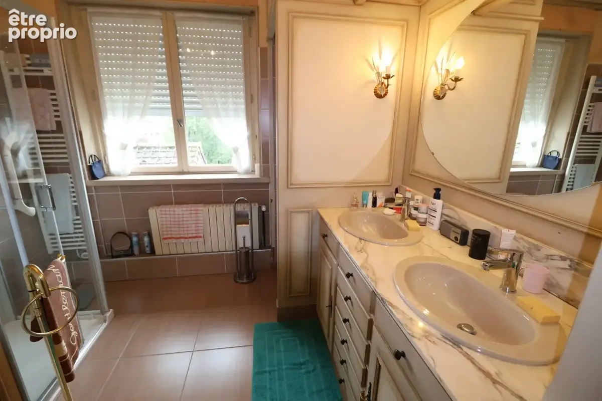 A proximité de la place maison de charme bâtie sur 515 m2 avec 4ch, 2sdb garage 2 voitures et cave - photo 17