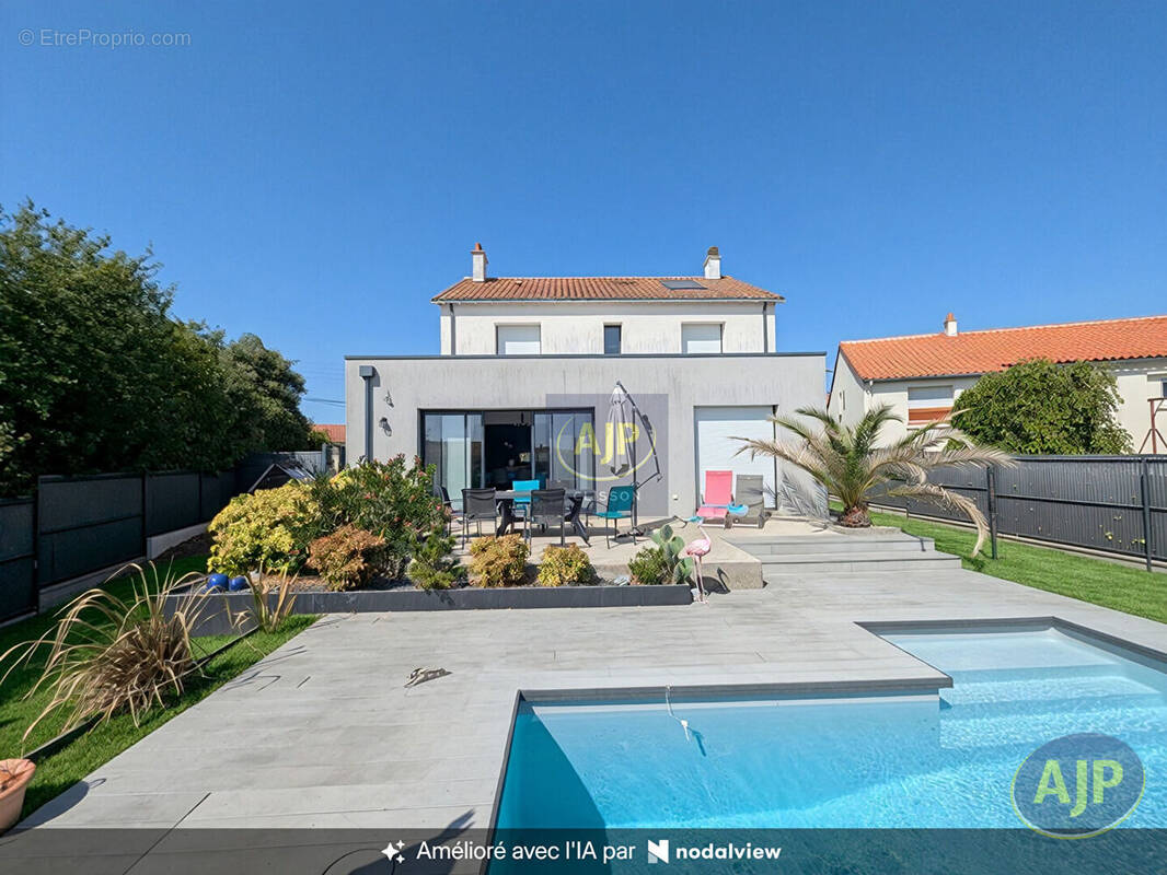 Maison 7 pièces 153 m² · à Getigne · 153,1 m² · 399 000 €