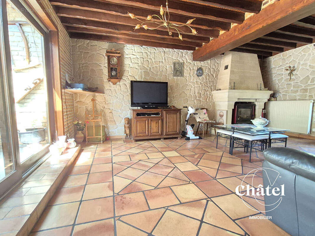 Maison à SAINT-VAAST-LES-MELLO