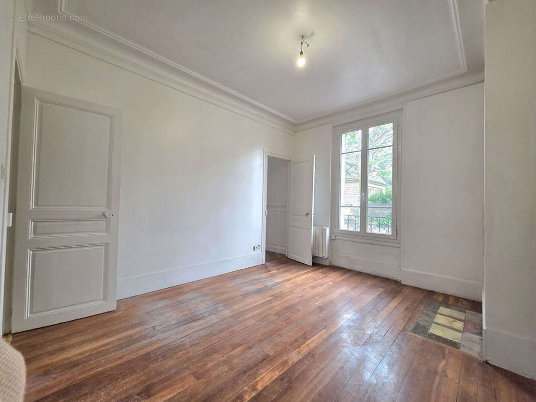 Appartement à LA GARENNE-COLOMBES