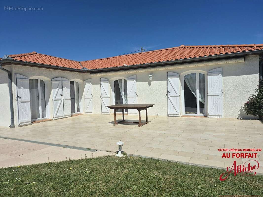 Maison à BRUGUIERES