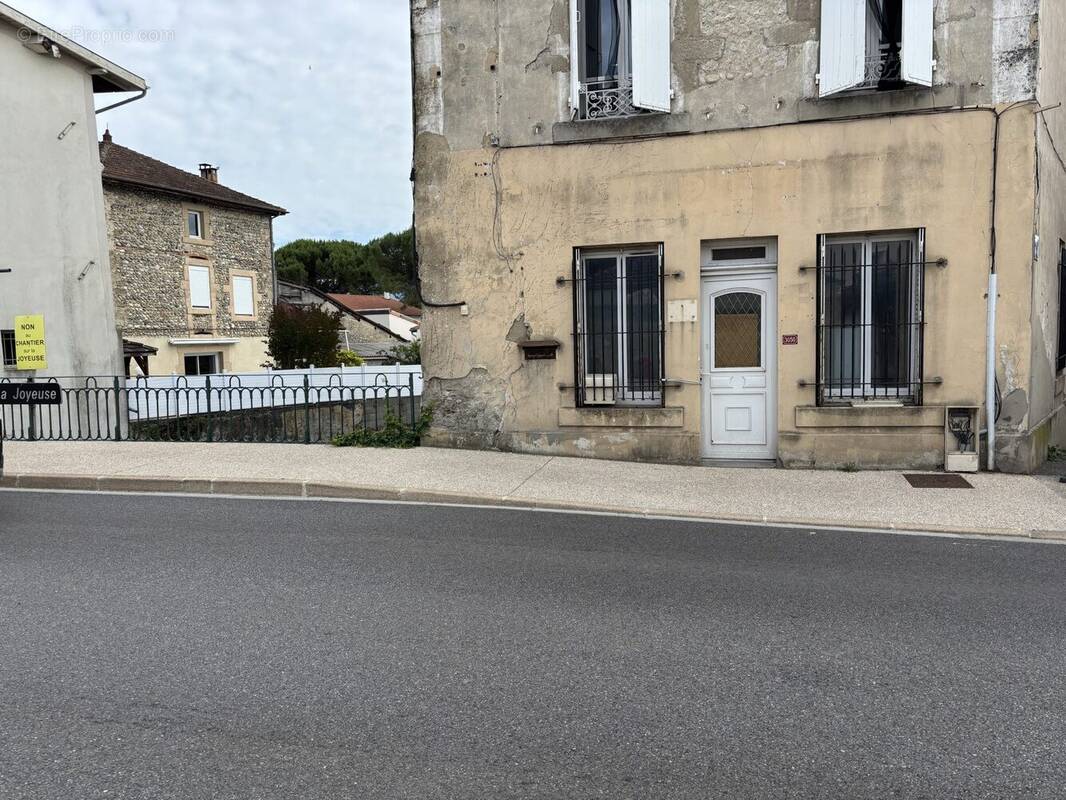 Appartement à SAINT-PAUL-LES-ROMANS