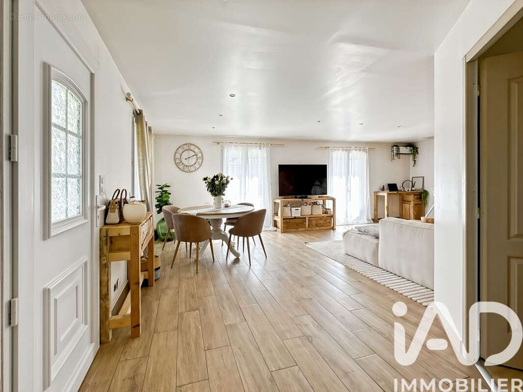 Maison 89 m² à Brignon  - photo 7
