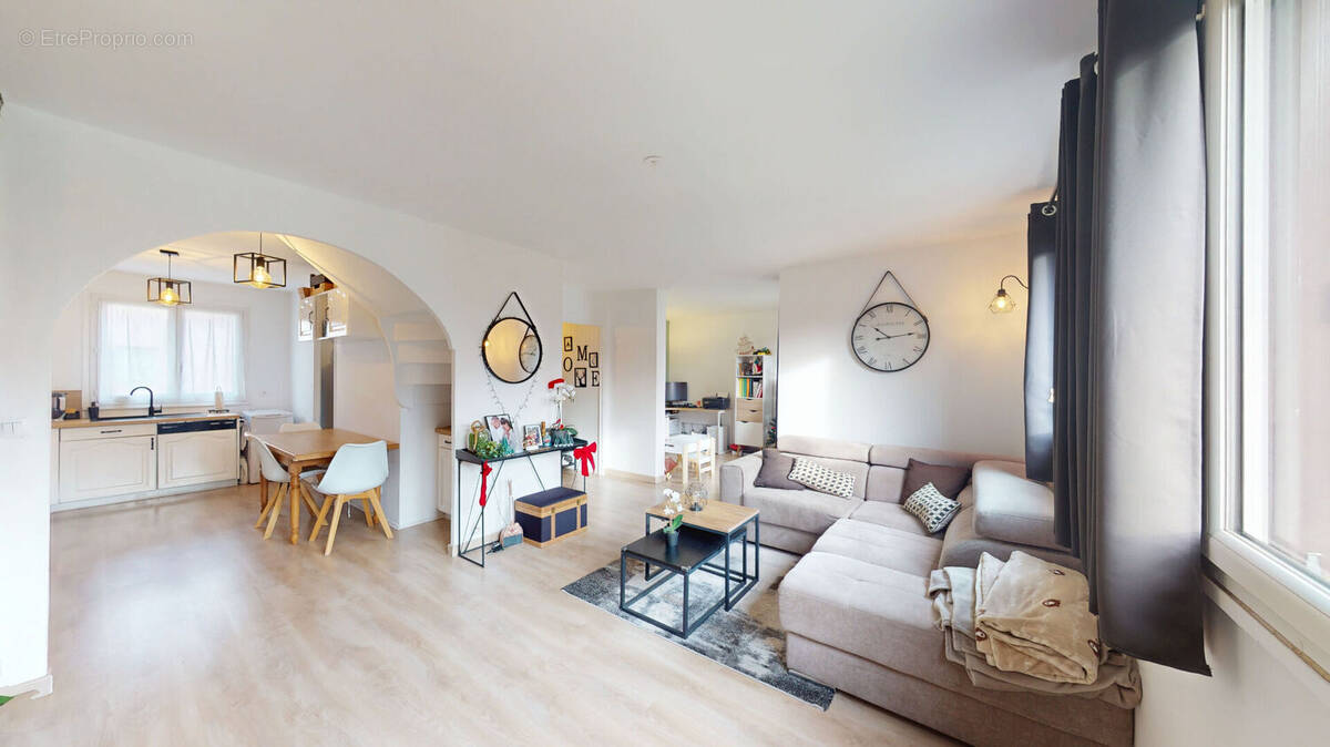 Appartement à EMERAINVILLE