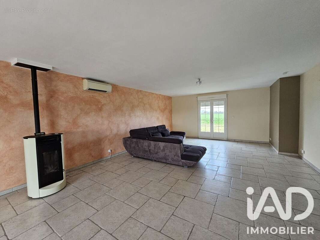 Maison 136 m² à Egriselles-Le-Bocage  - photo 5