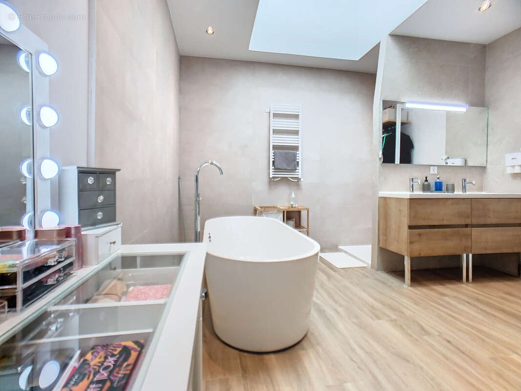 Maison à CHASSE-SUR-RHONE